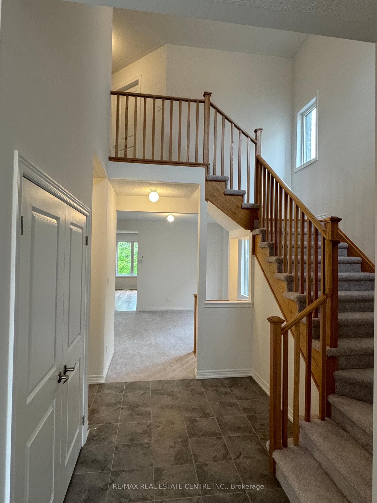 33 Wakefield Boulevard photo 2