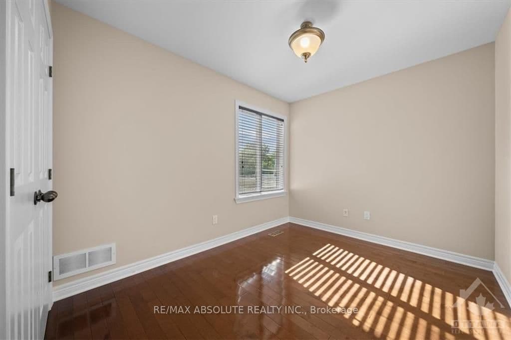 33 HARTSMERE Drive photo 19