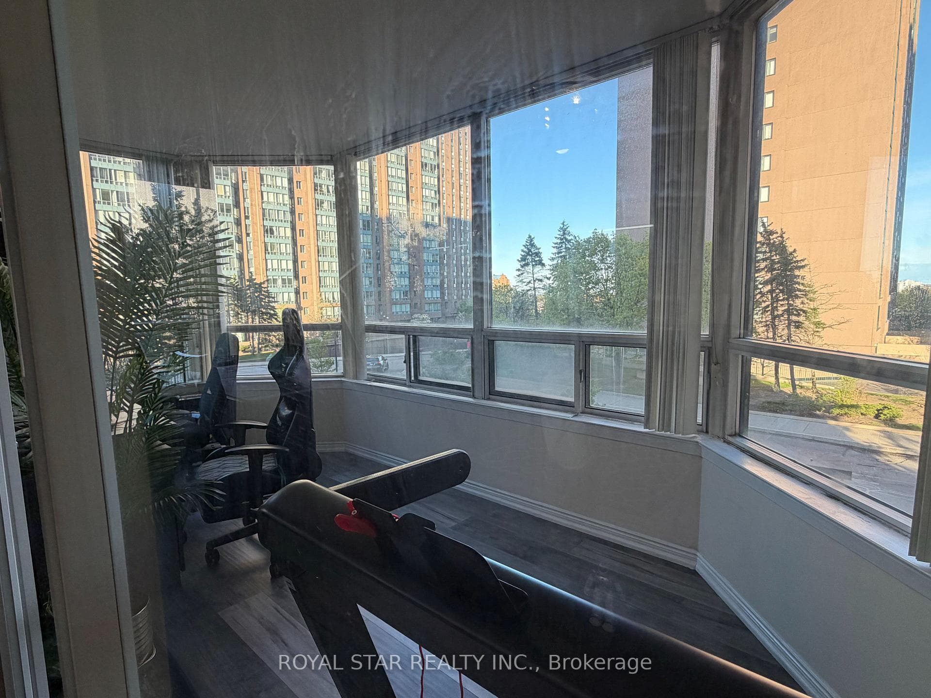 135 Hillcrest Avenue Unit 303 photo 18
