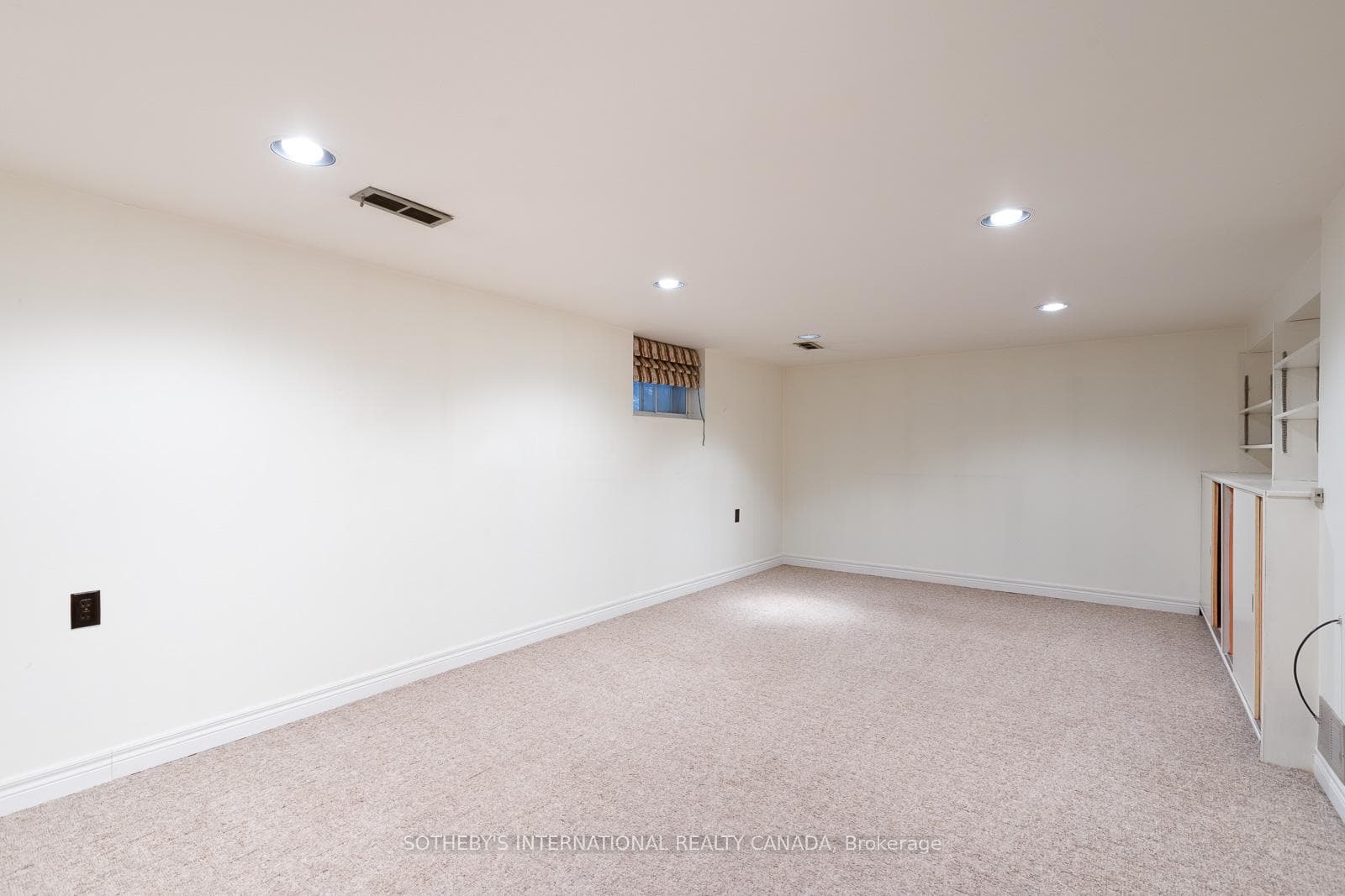 24 Douglas Crescent photo 33