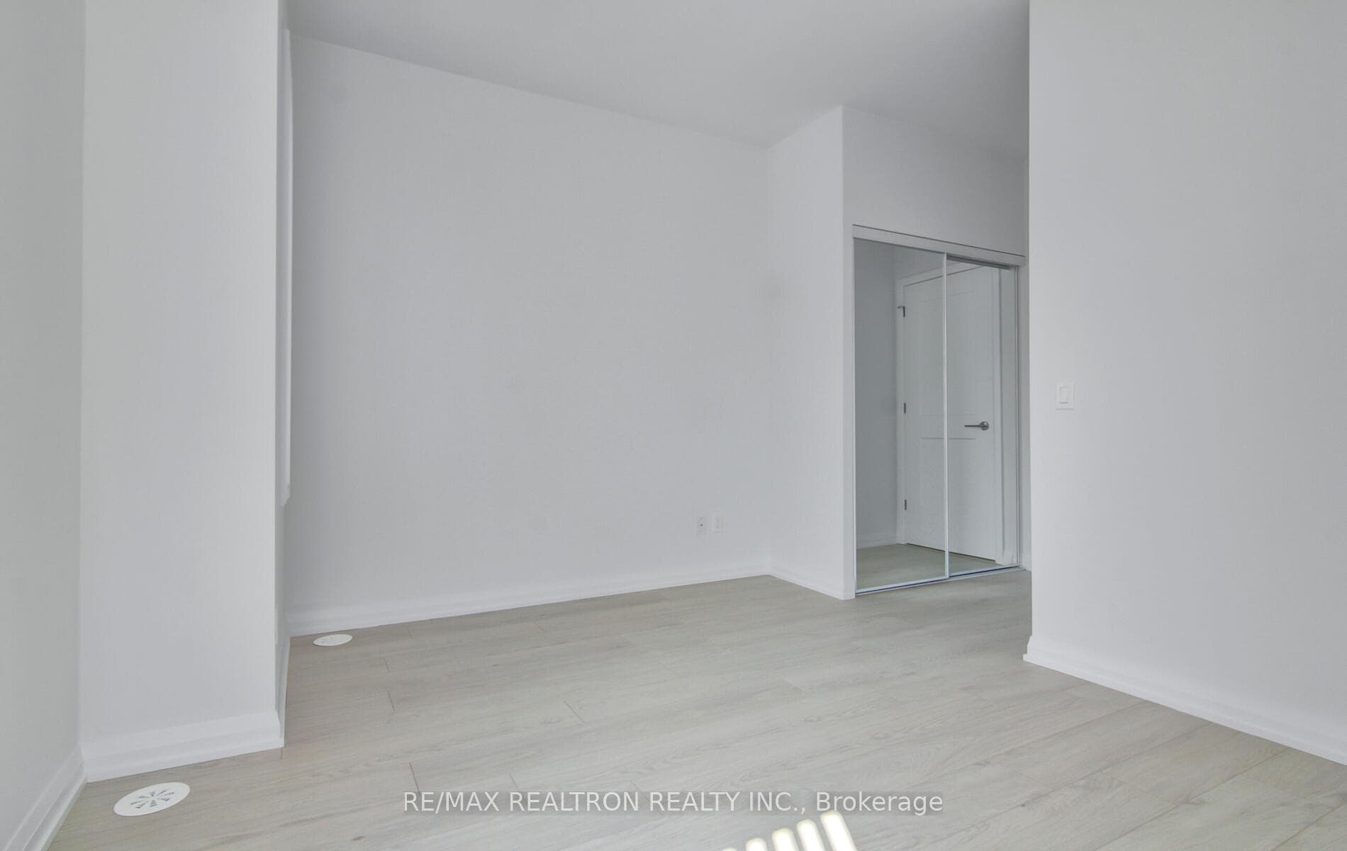 1050 Portage Parkway Unit TH40 photo 18