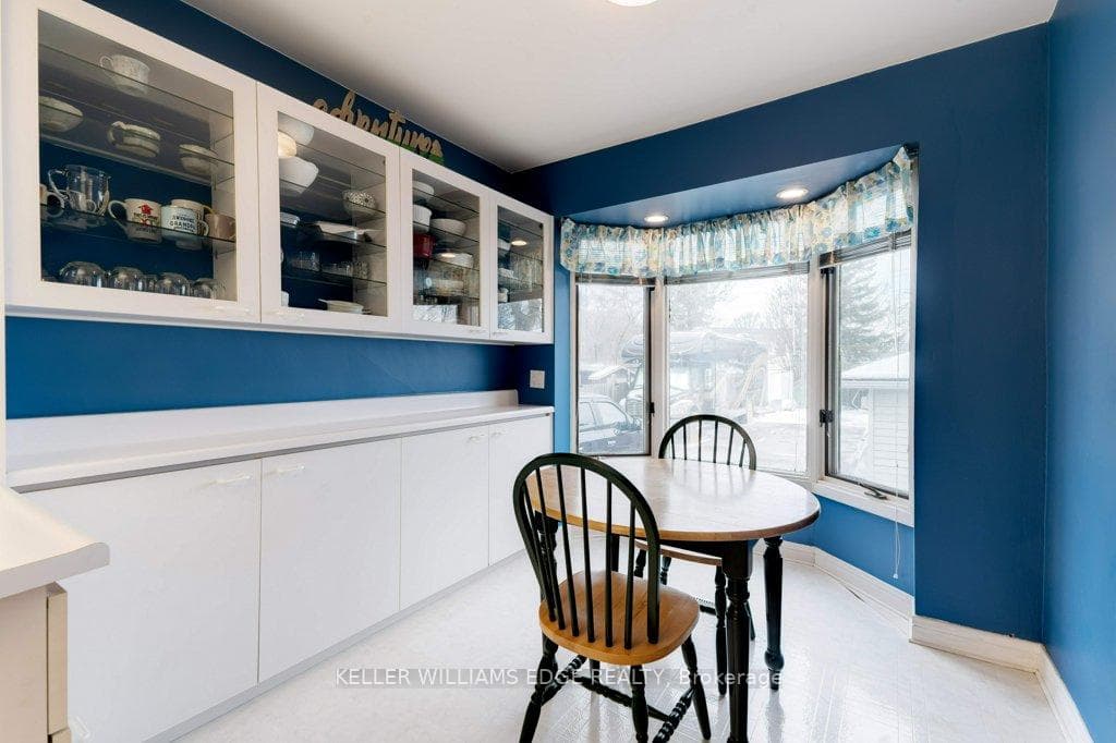 1353 Fisher Avenue photo 8