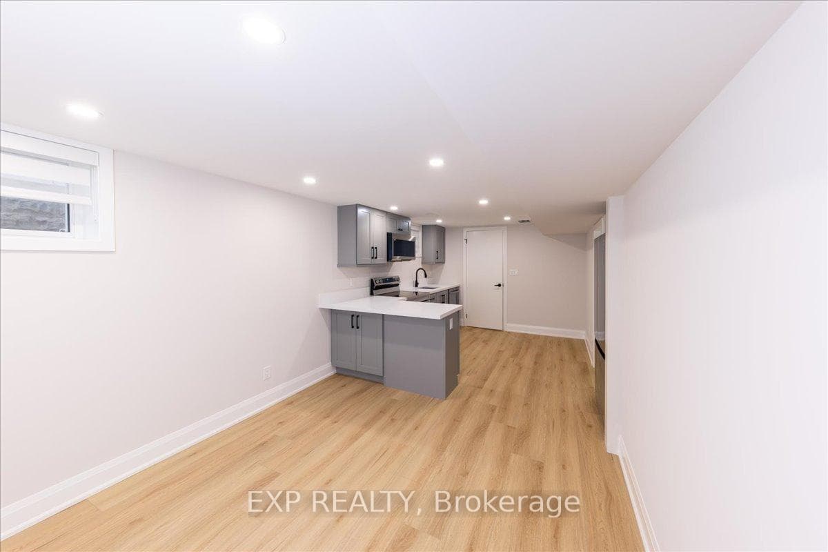 149 Ivon Avenue photo 37