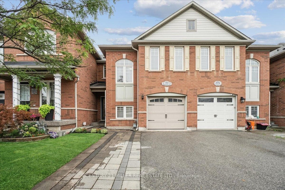 3054 Highvalley Road photo 1