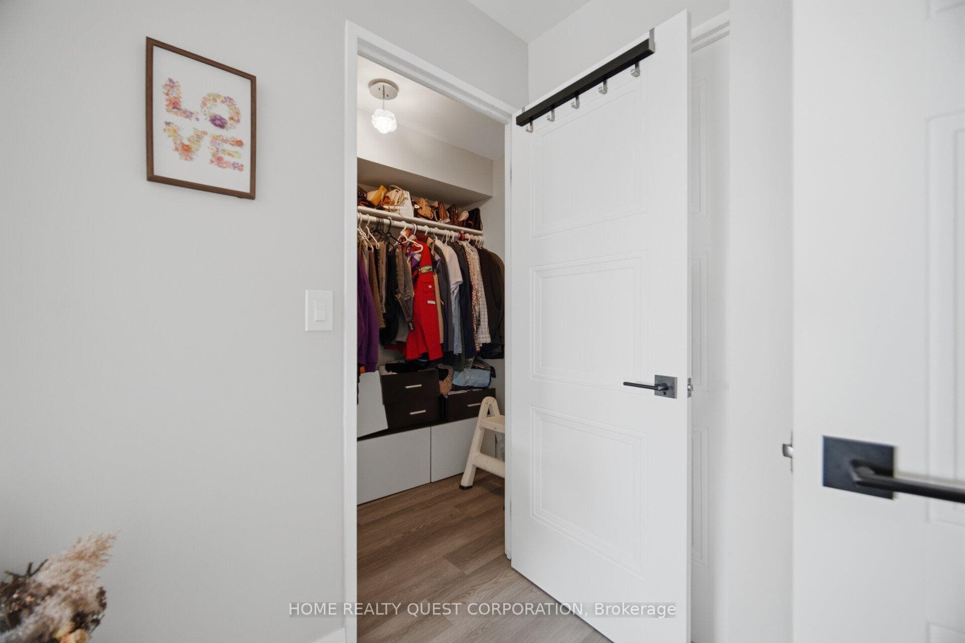 325 Webb Drive Unit 1402 photo 23