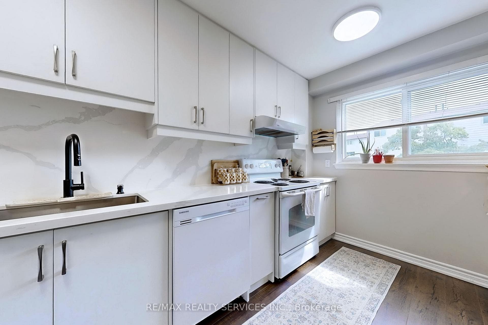 321 Blackthorn Street Unit 42 photo 10