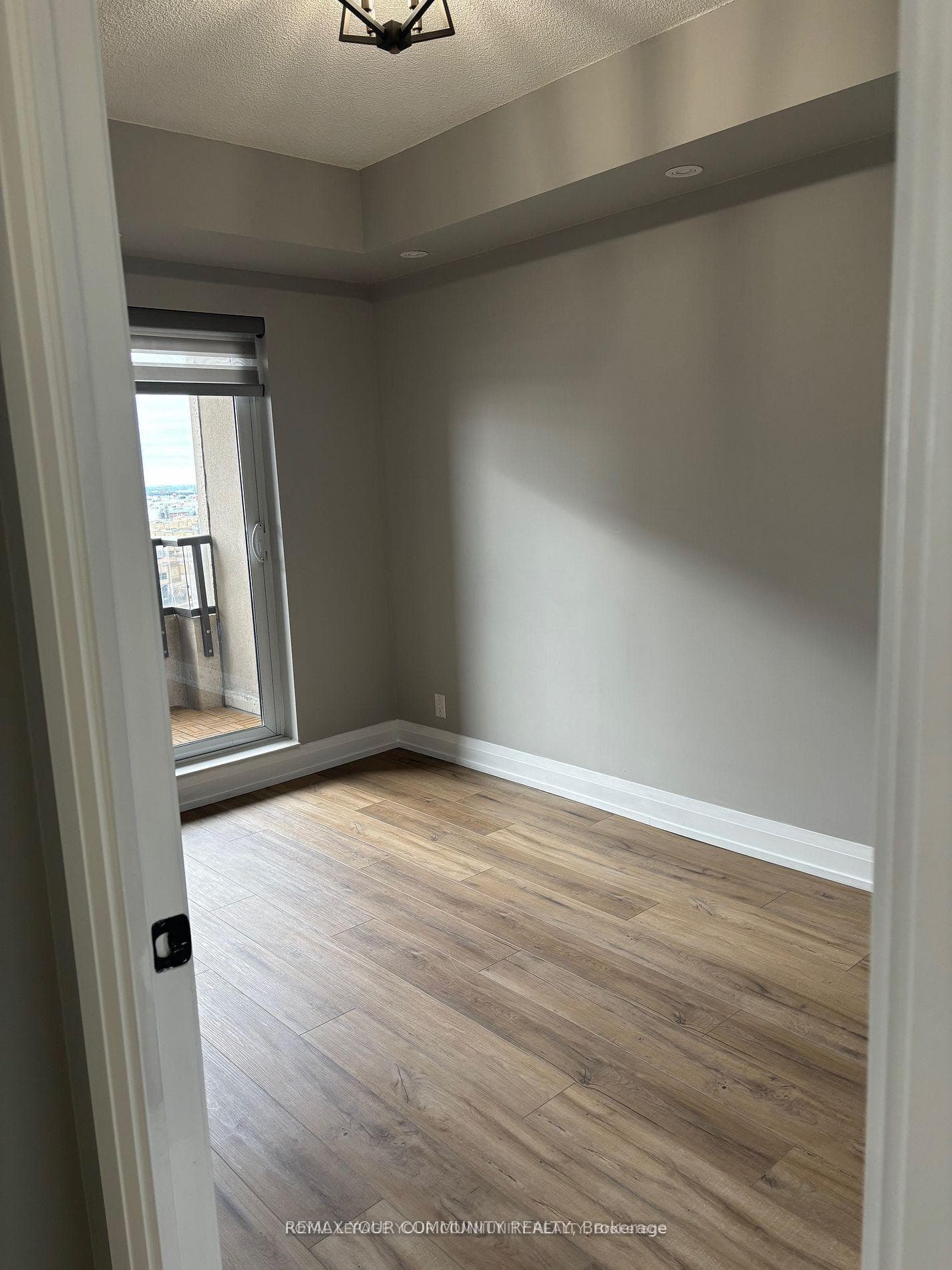 9225 Jane Street Unit 1002 photo 14