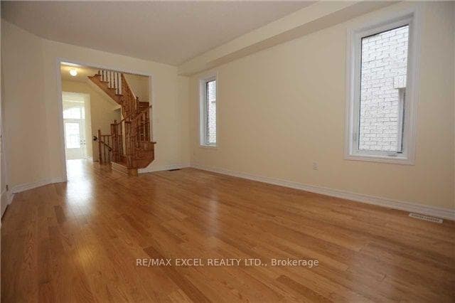 48 Falconridge Terrace photo 2