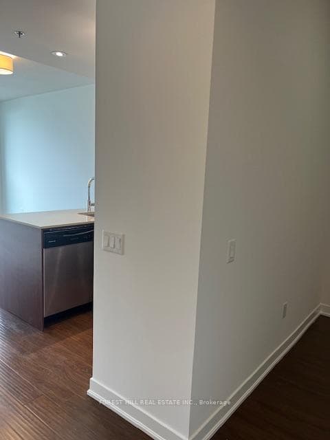 320 Tweedsmuir Avenue Unit 1110 photo 10