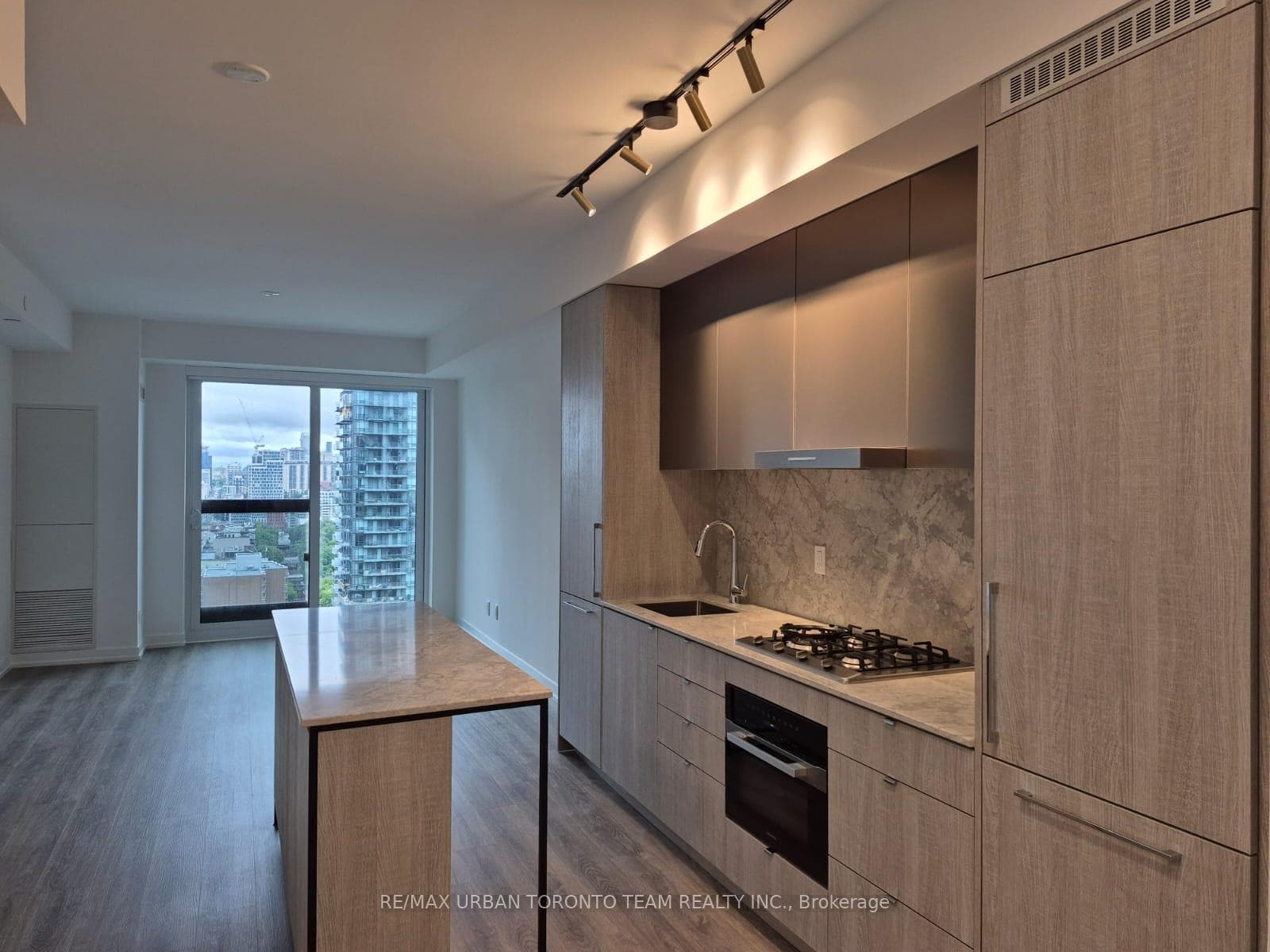 771 Yonge Street Unit 2803 photo 4