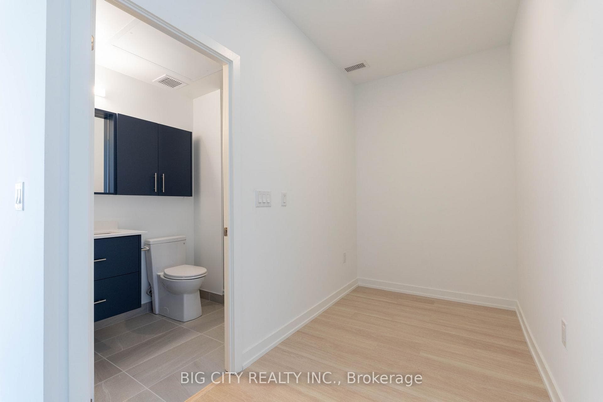 9763 Markham Road Unit 1812 photo 7