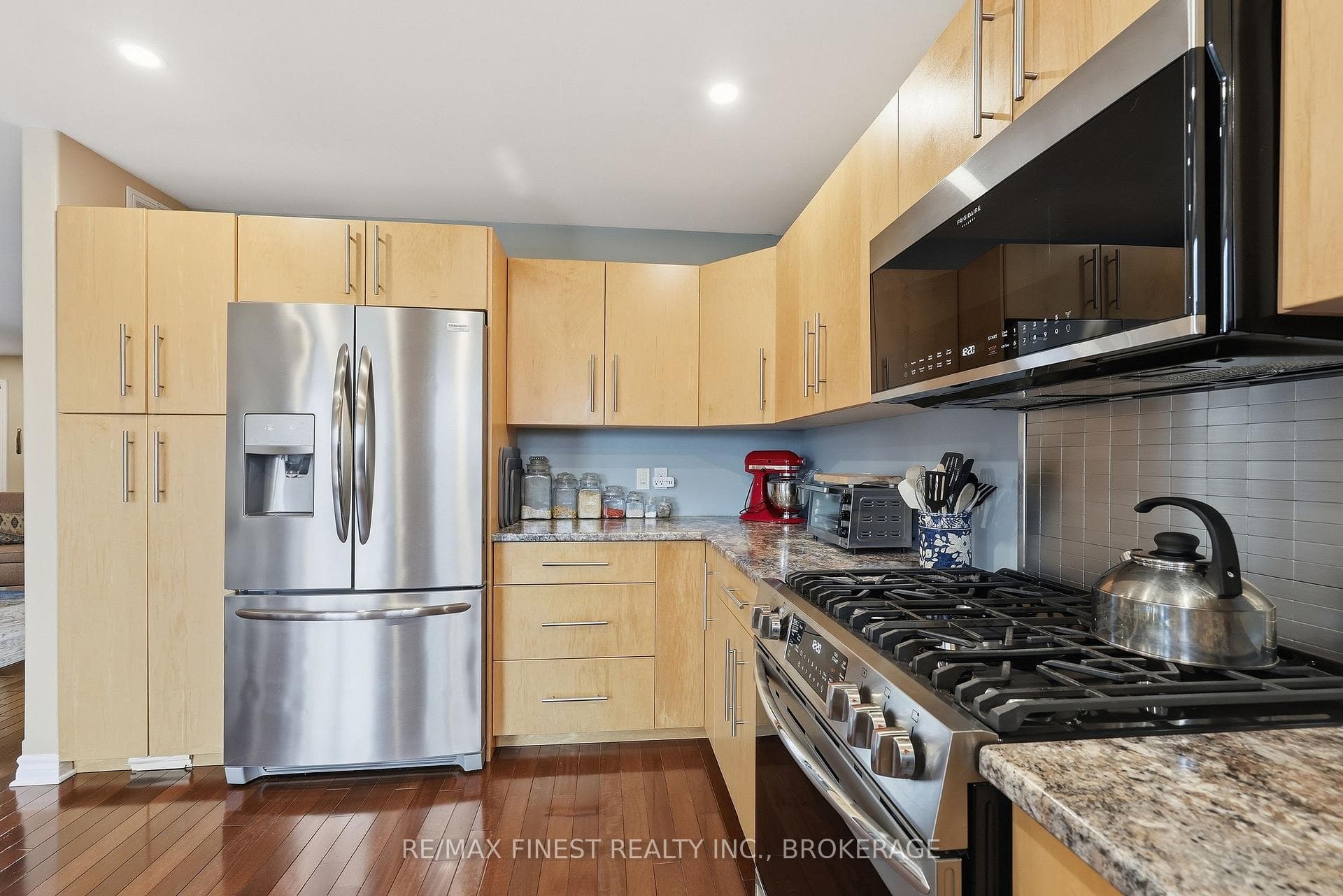 84 KILDARE Avenue photo 15