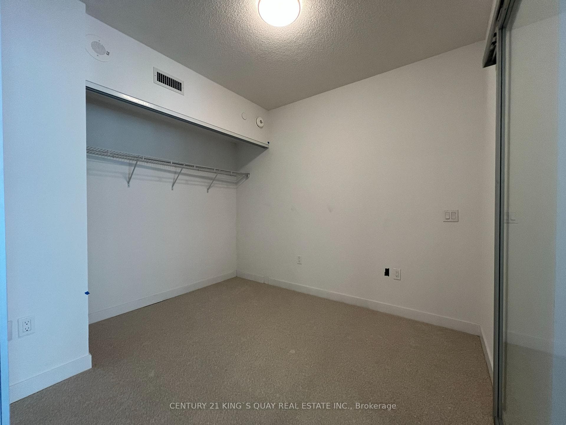 230 Simcoe Street Unit 929 photo 6