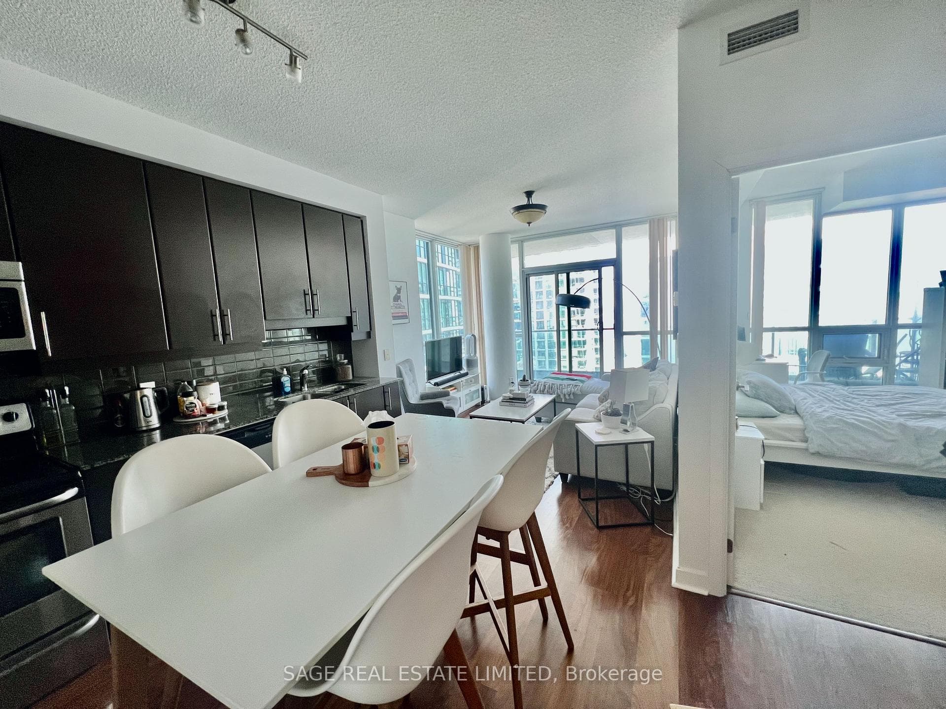 33 Bay Street Unit 2706 photo 4