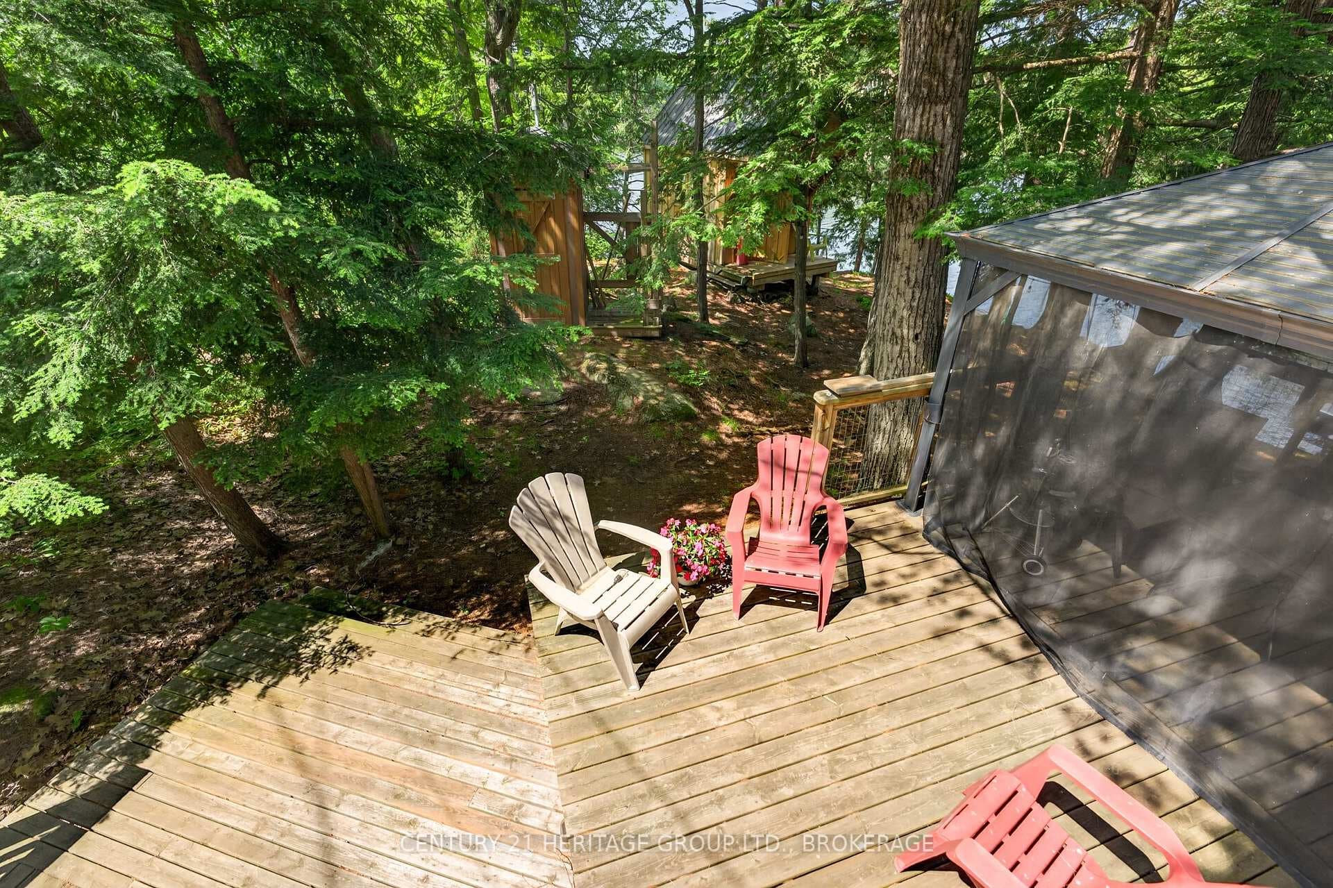 27 Goods Island photo 20