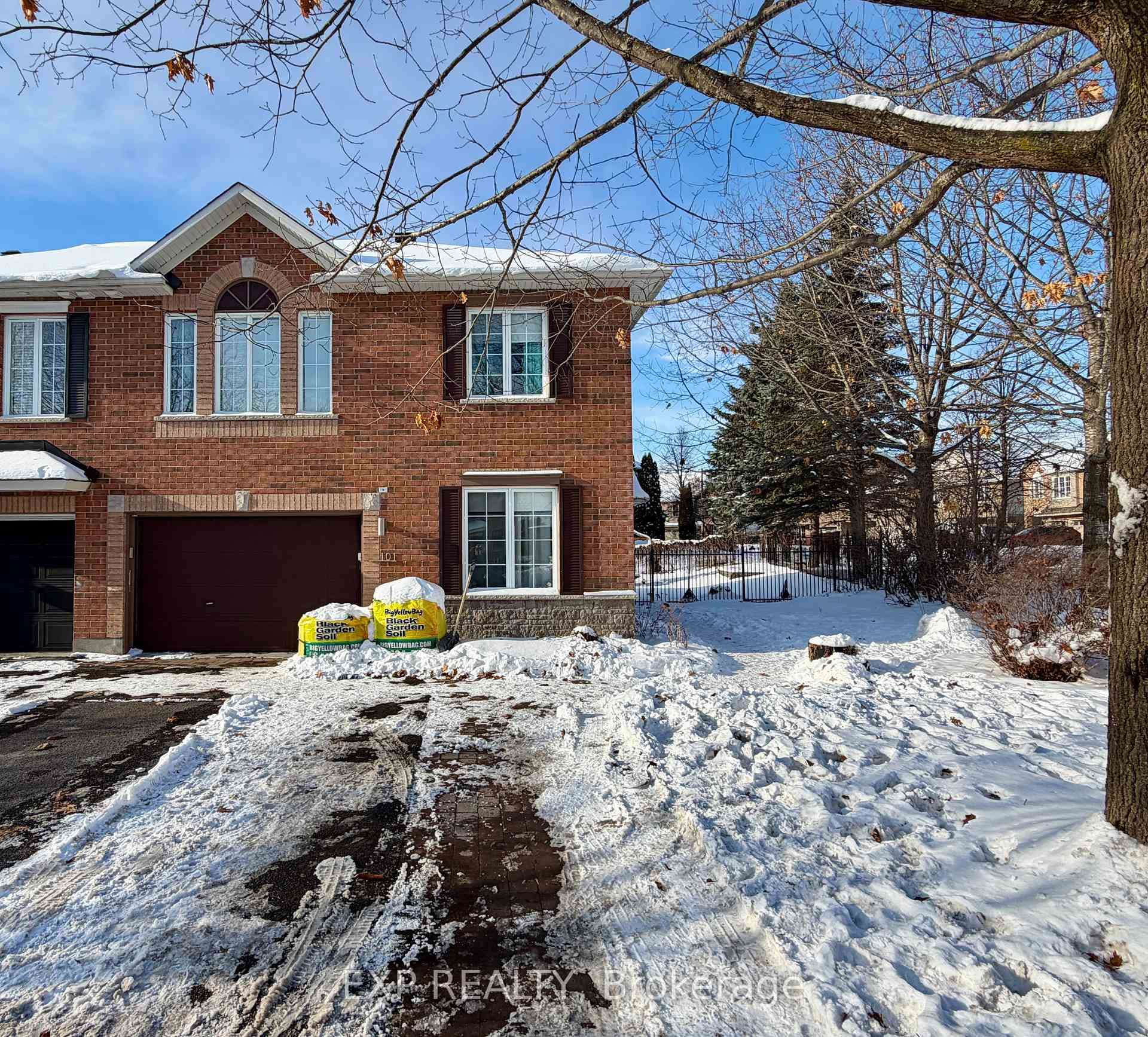 101 MACASSA Circle photo 1
