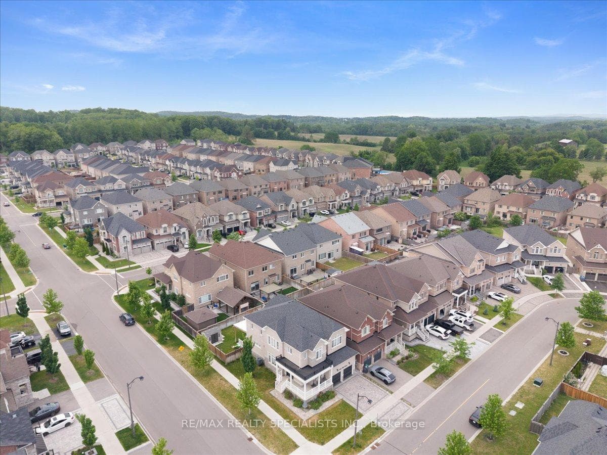 2 Ash Hill Avenue photo 48