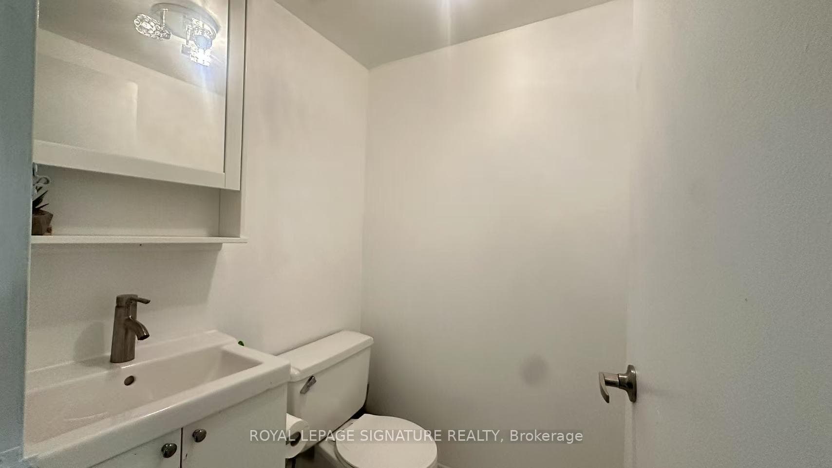 2121 Roche Court Unit 109 photo 27