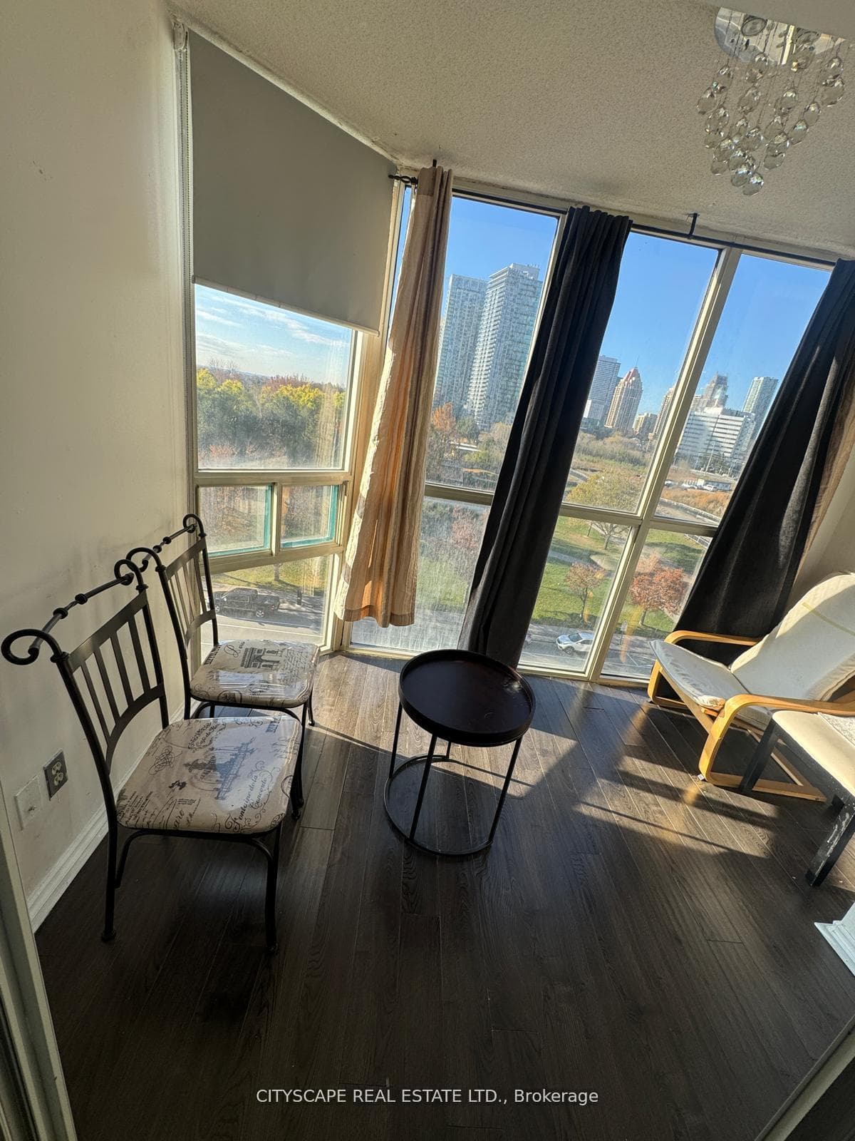 285 Enfield Place Unit 706 photo 10