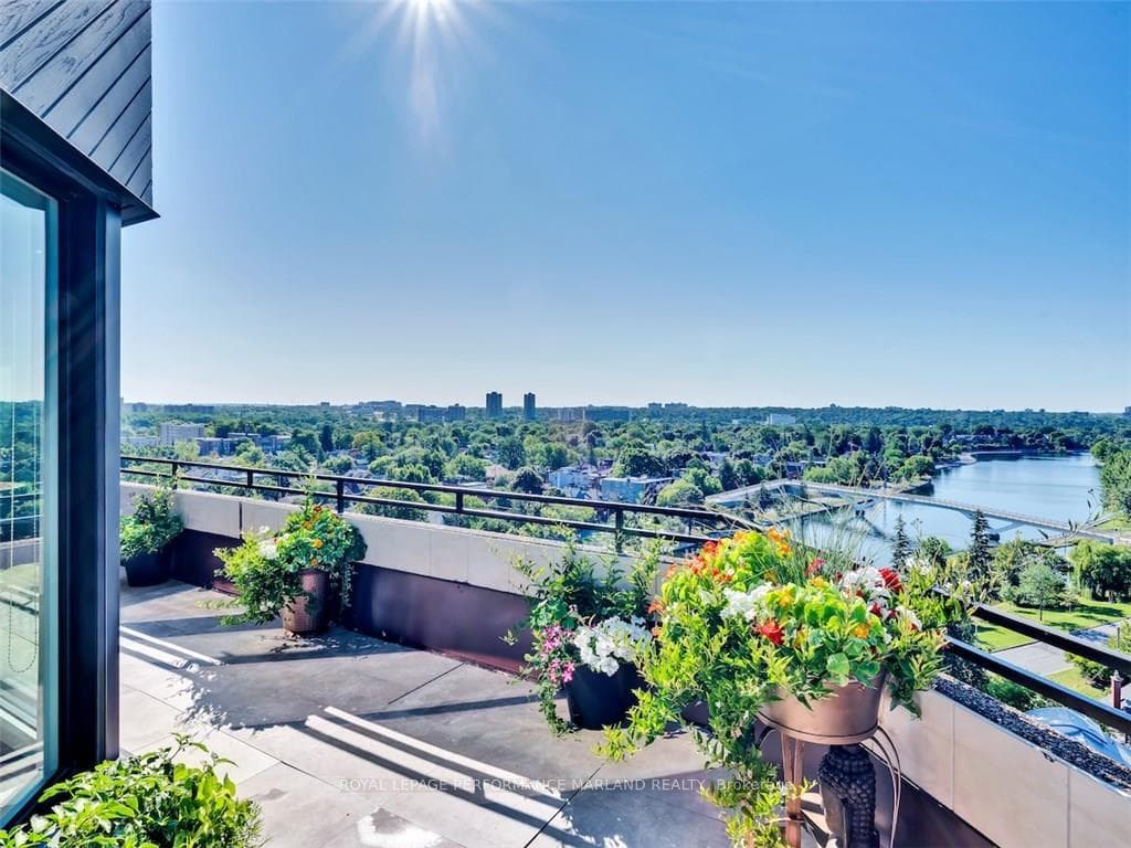 300 Queen Elizabeth Drive Unit PHH photo 18