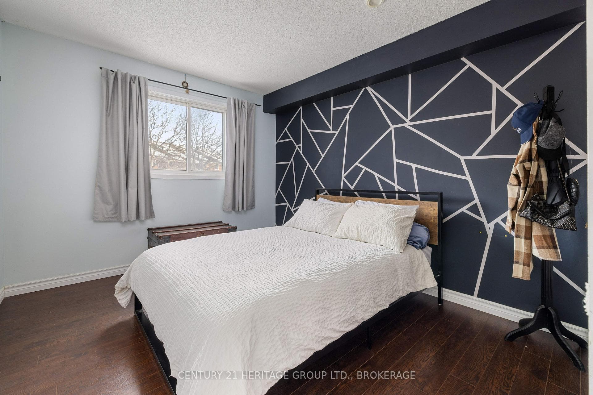 561 Armstrong Road Unit 211 photo 14