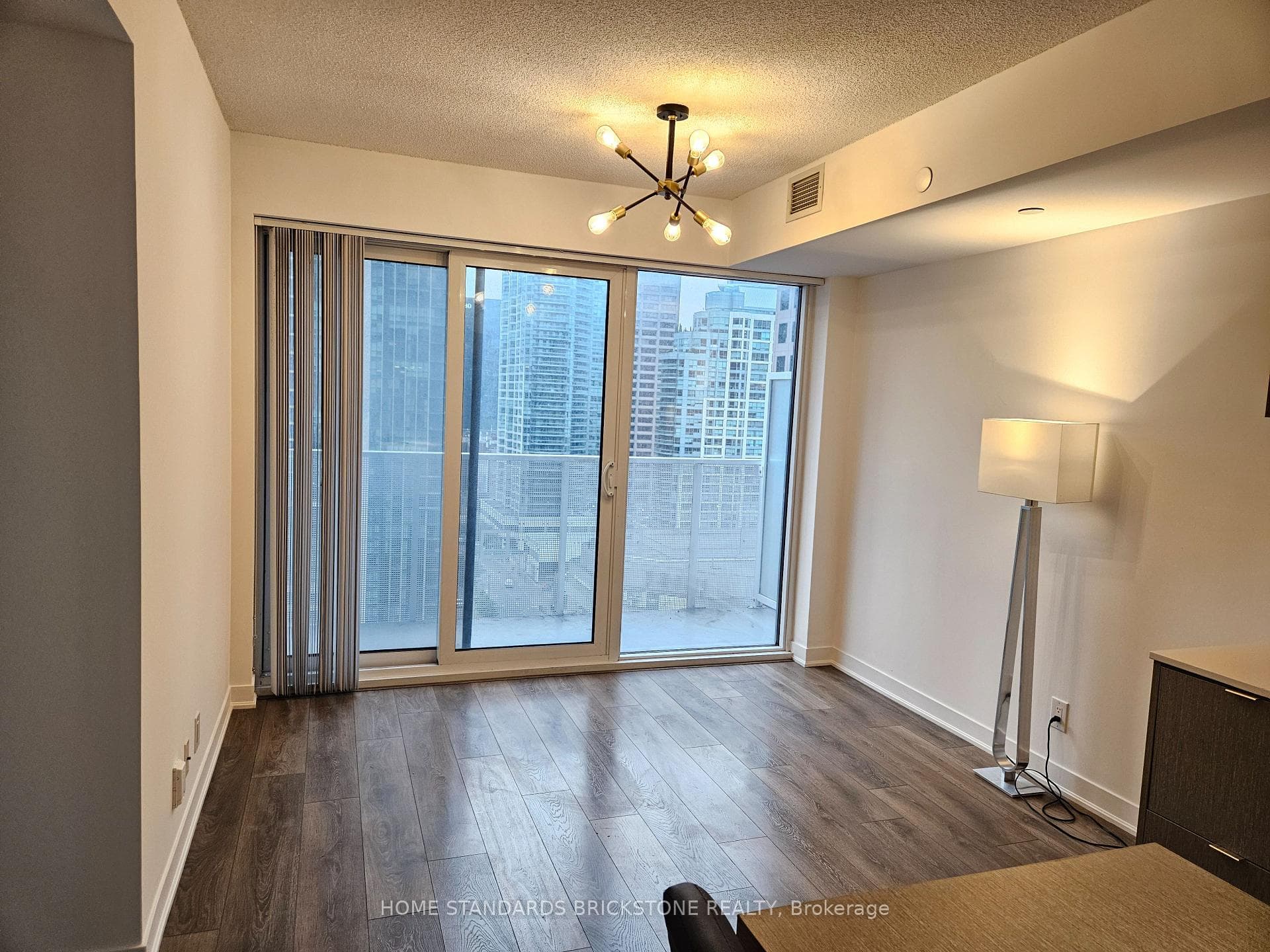 88 Harbour Street Unit 1505 photo 24