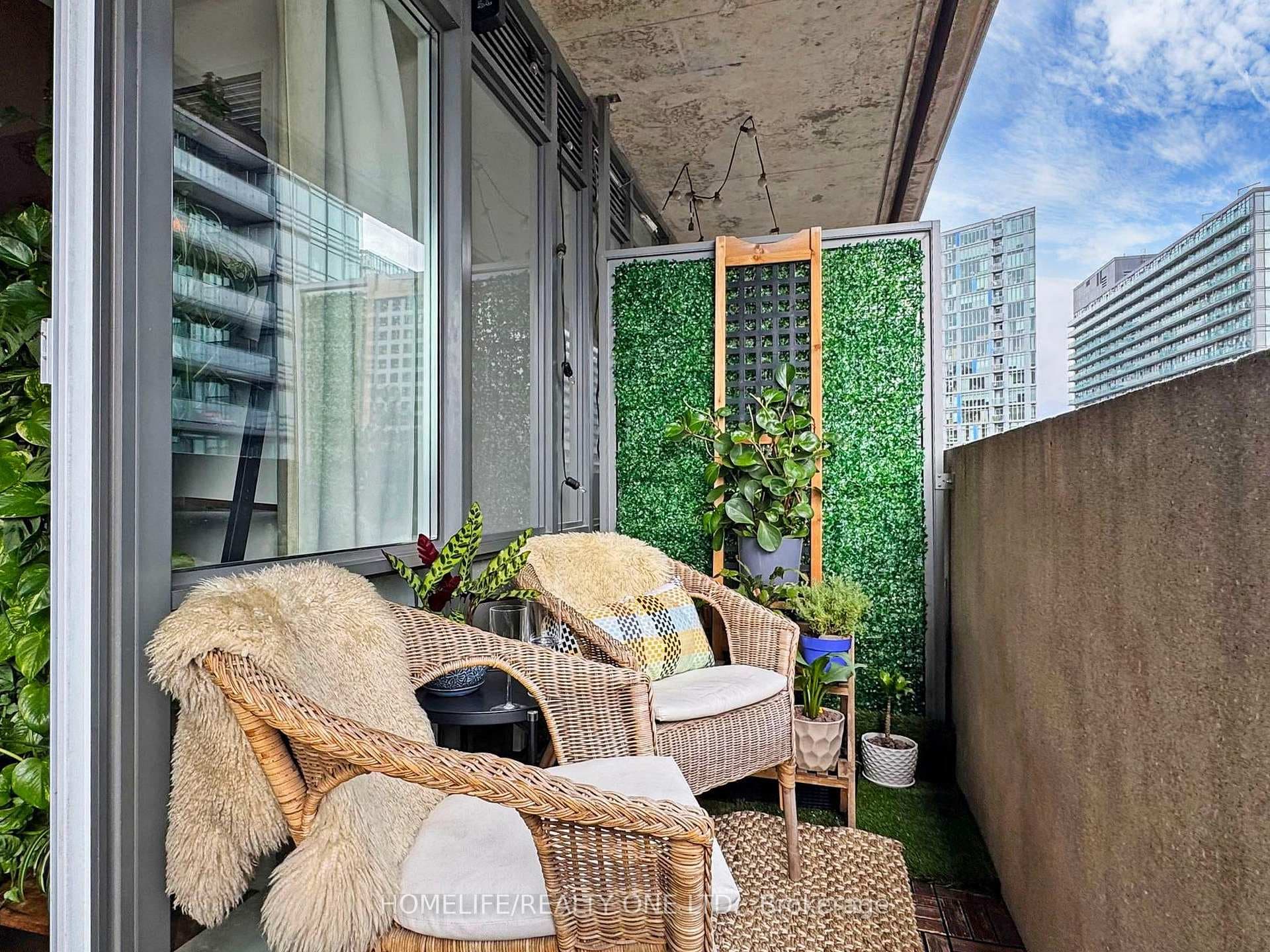 20 Joe Shuster Way Unit 510 photo 26