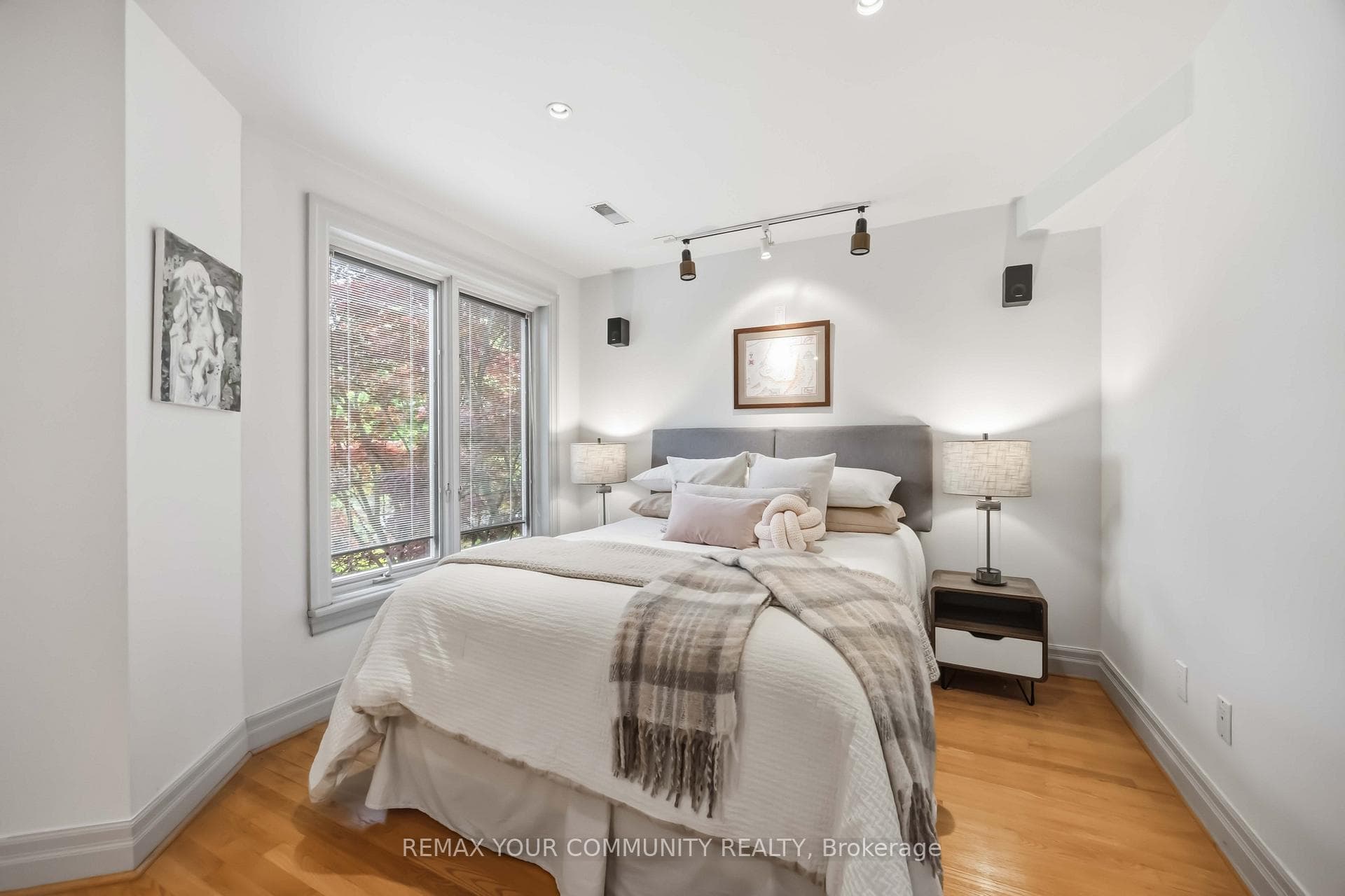 44 Castlefield Avenue photo 21