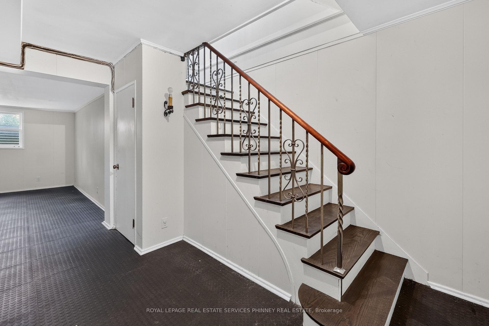52 Valecrest Drive photo 16