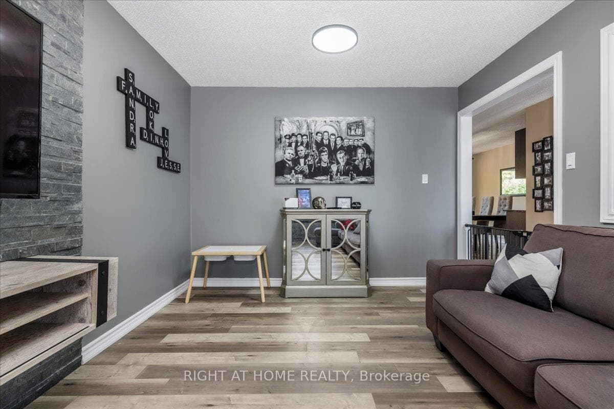 53 Royal Beech Drive photo 5