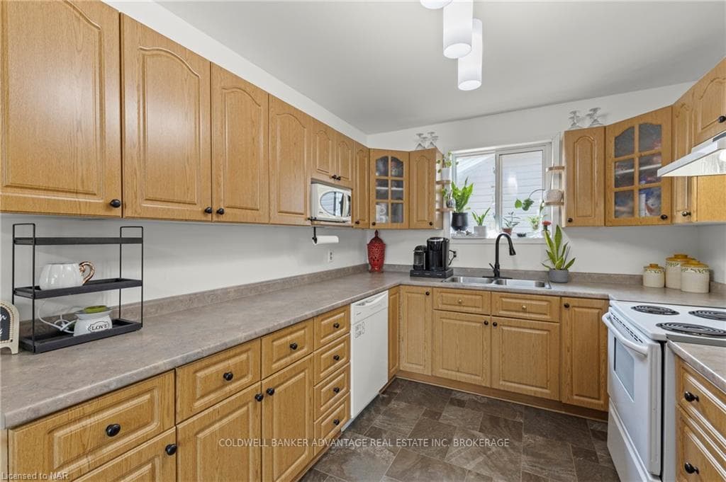 301 CHAFFEY STREET Street photo 13