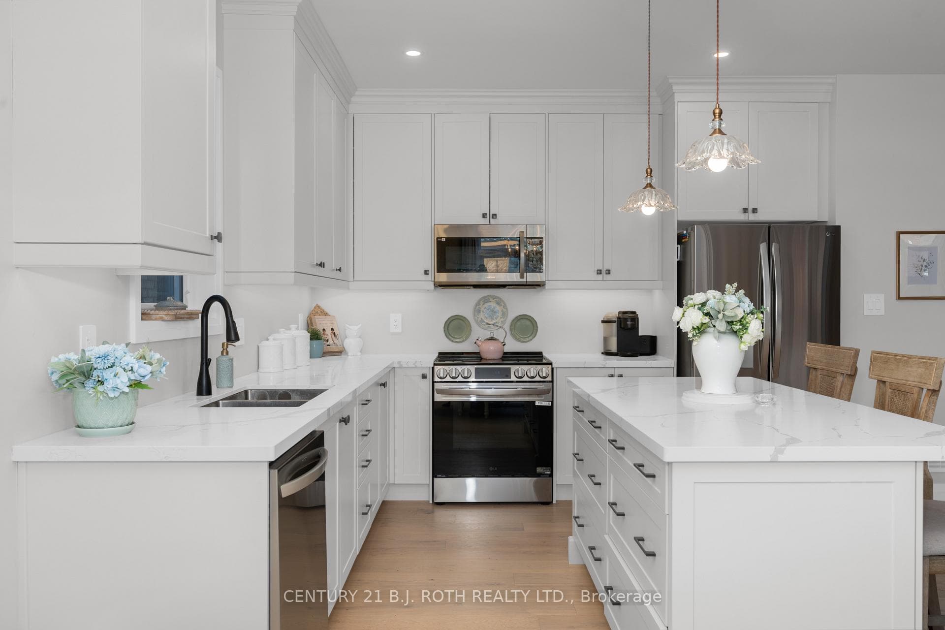 19 Rowley Crescent photo 14