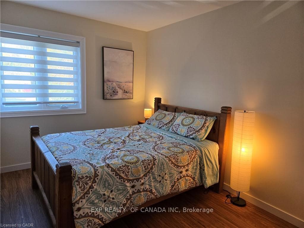 553 OXBOW Crescent photo 12