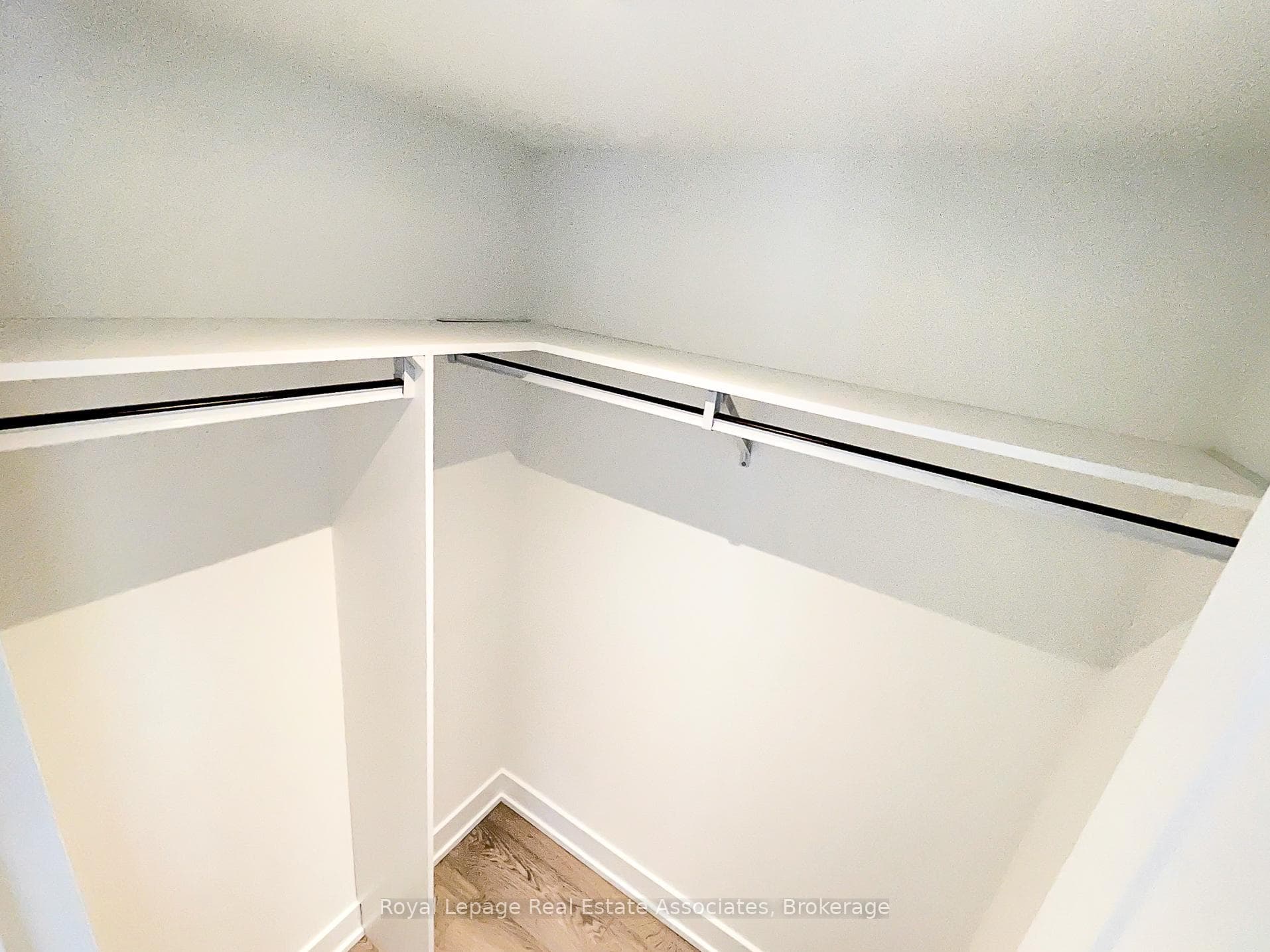 7 Mabelle Avenue Unit 404 photo 7