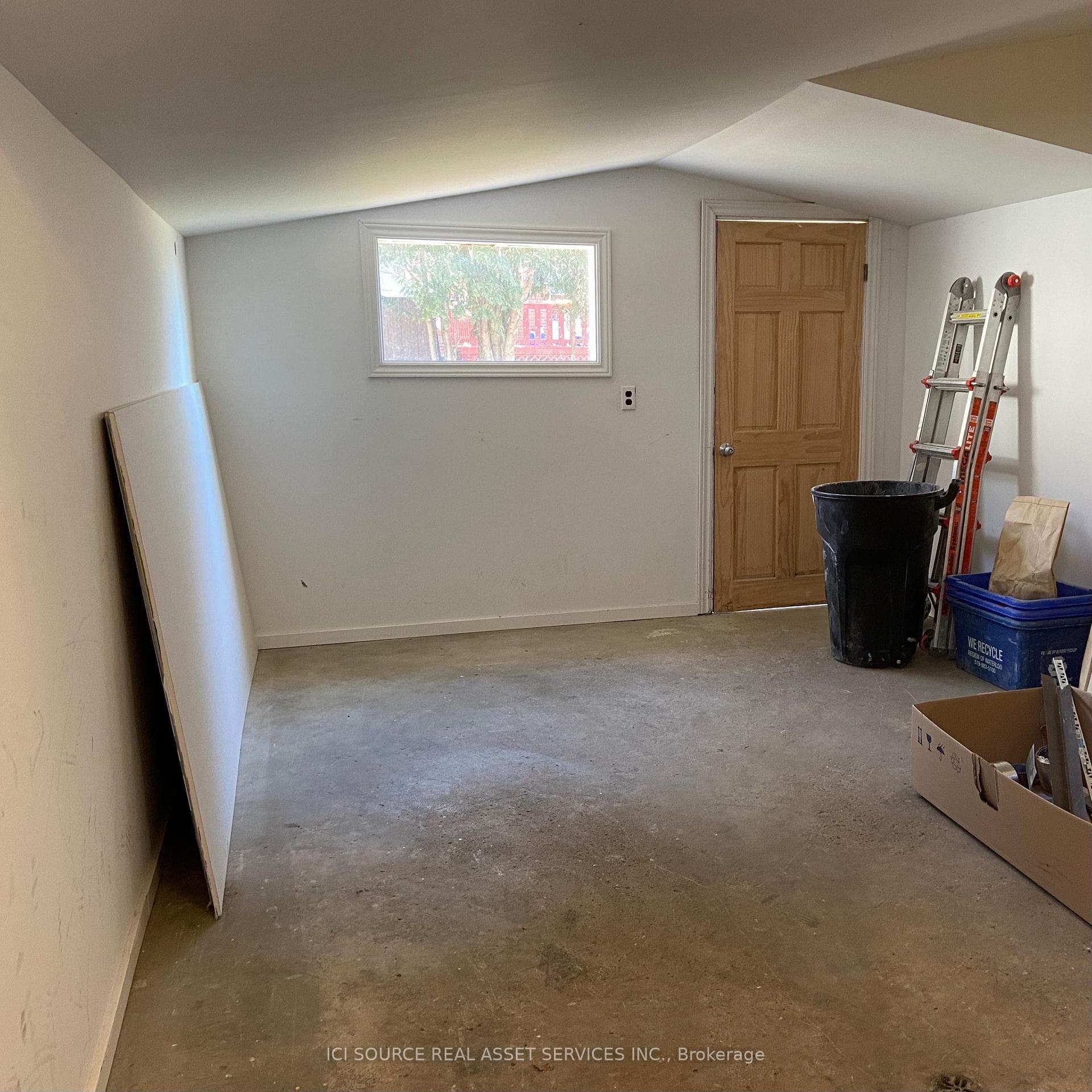 169 Fergus Avenue Unit Bsmt photo 22