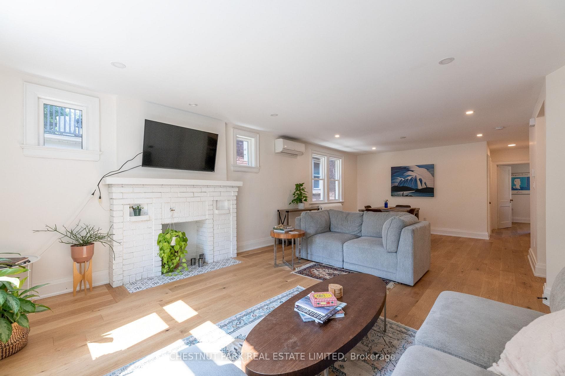 49 Springmount Avenue Unit B photo 4