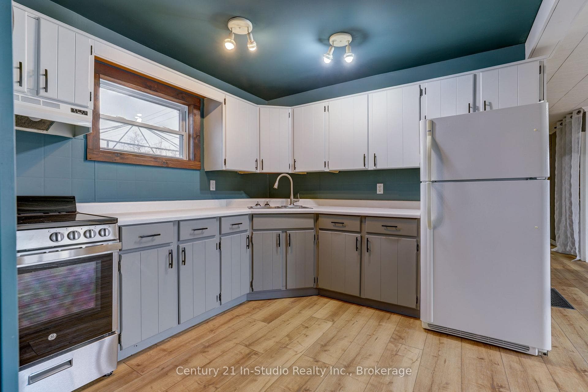 890 20th Street photo 24
