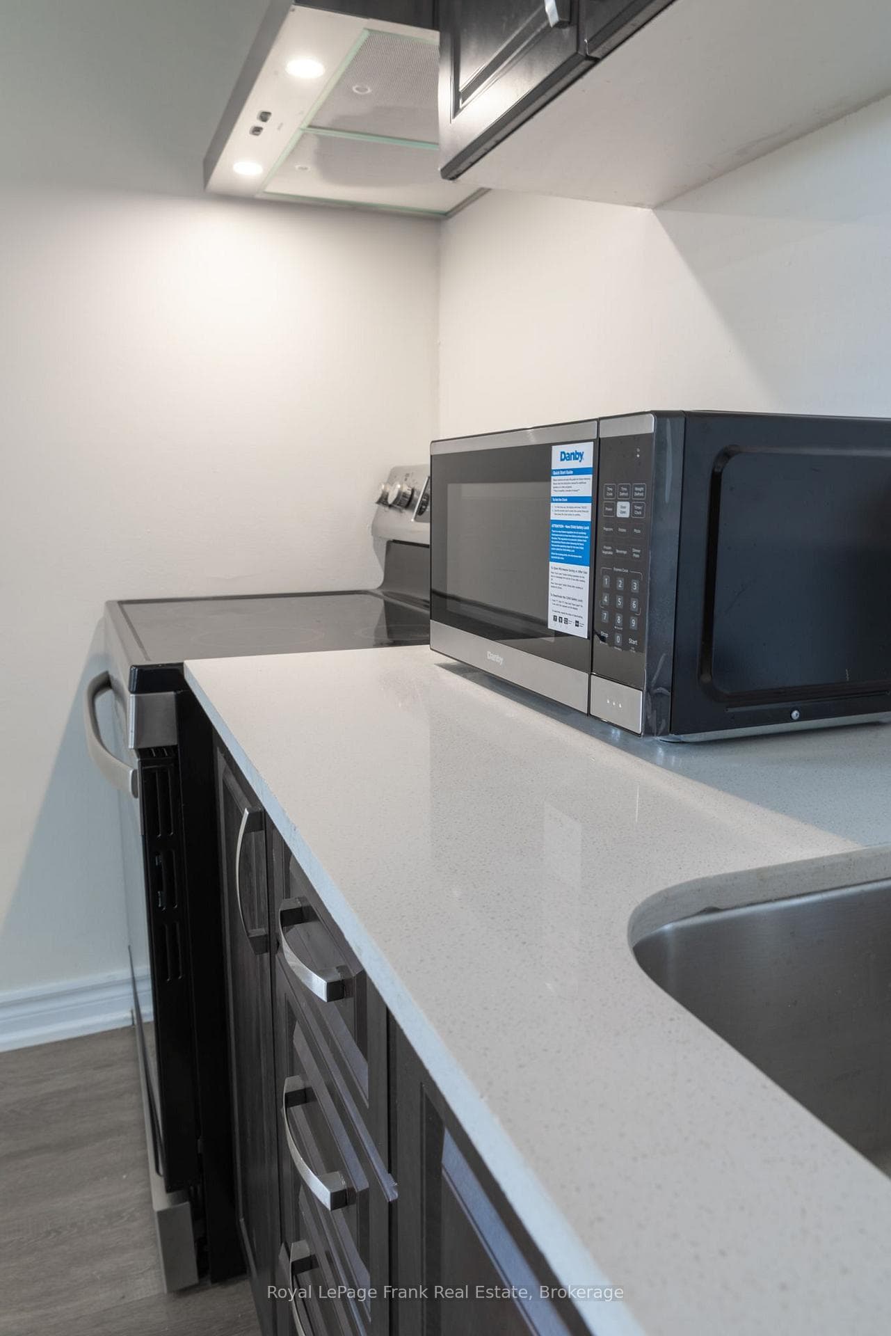 86 Mary Street Unit 6 photo 6