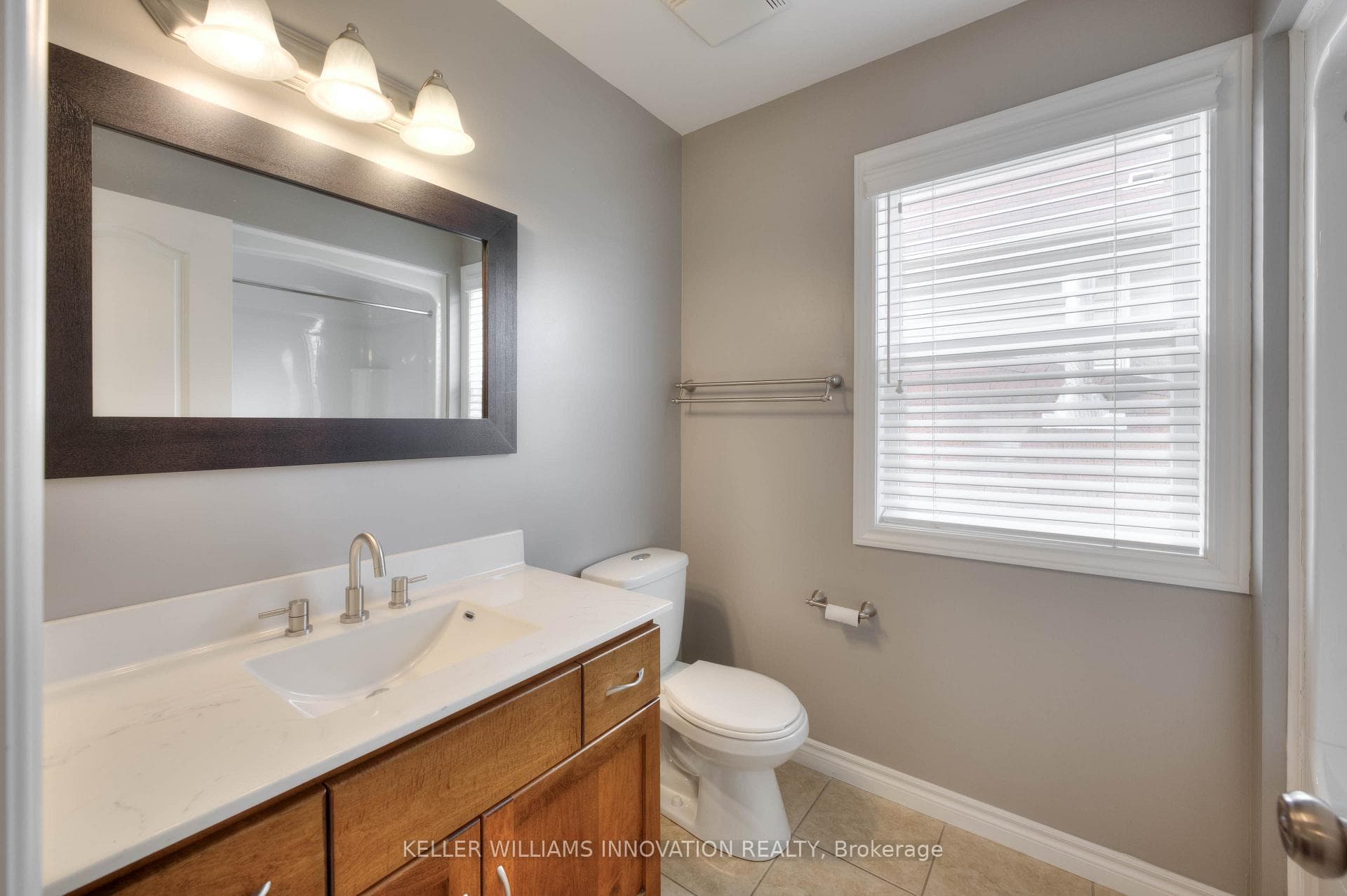 550 Altheim Crescent Unit 1 photo 21