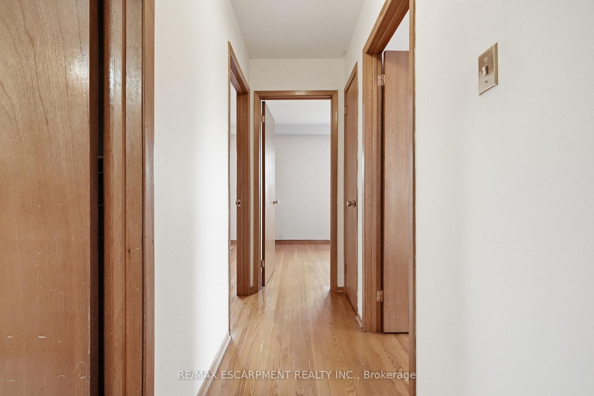 464 Louis Drive photo 21