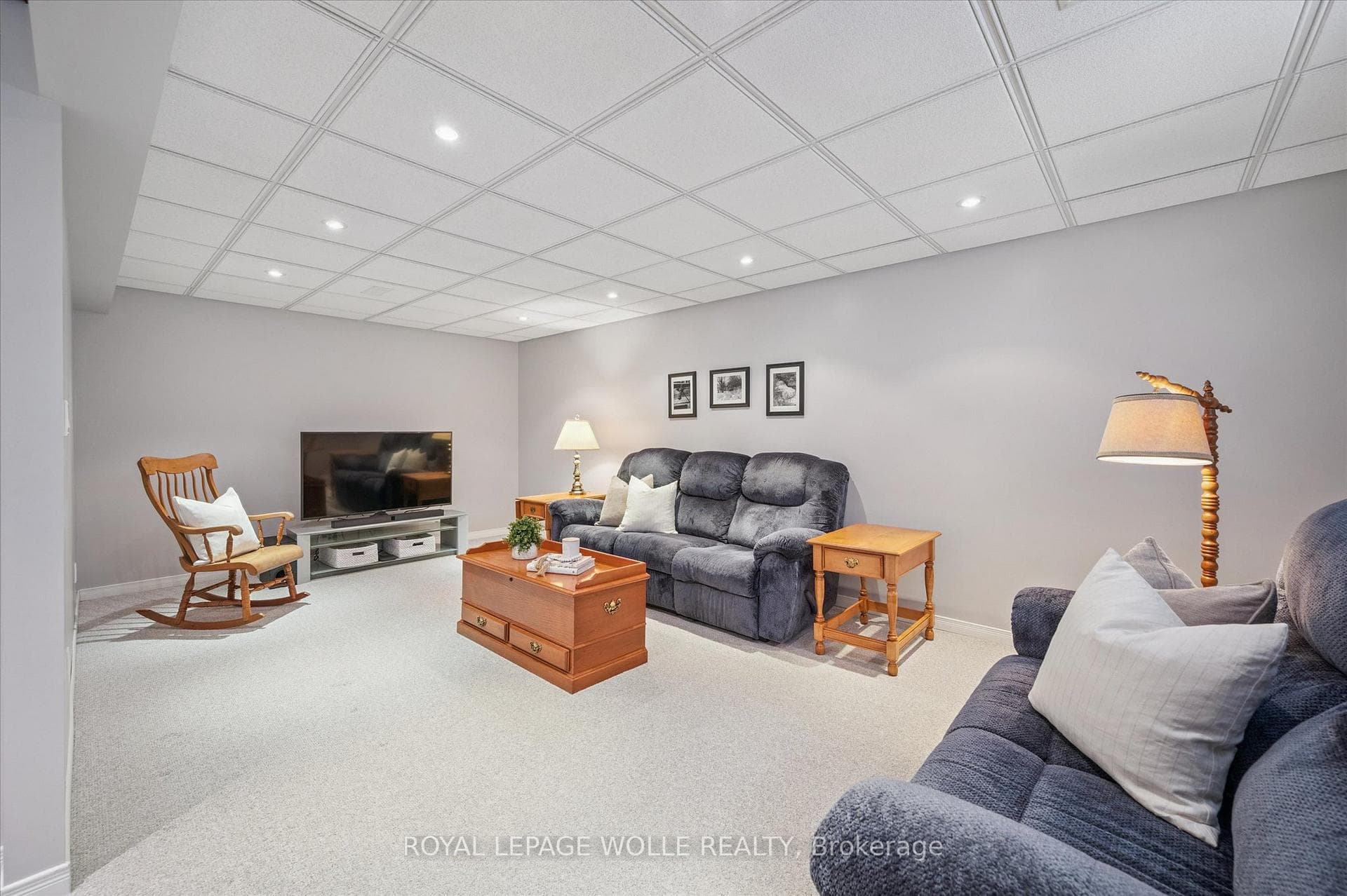 656 Inglis Falls Place photo 26