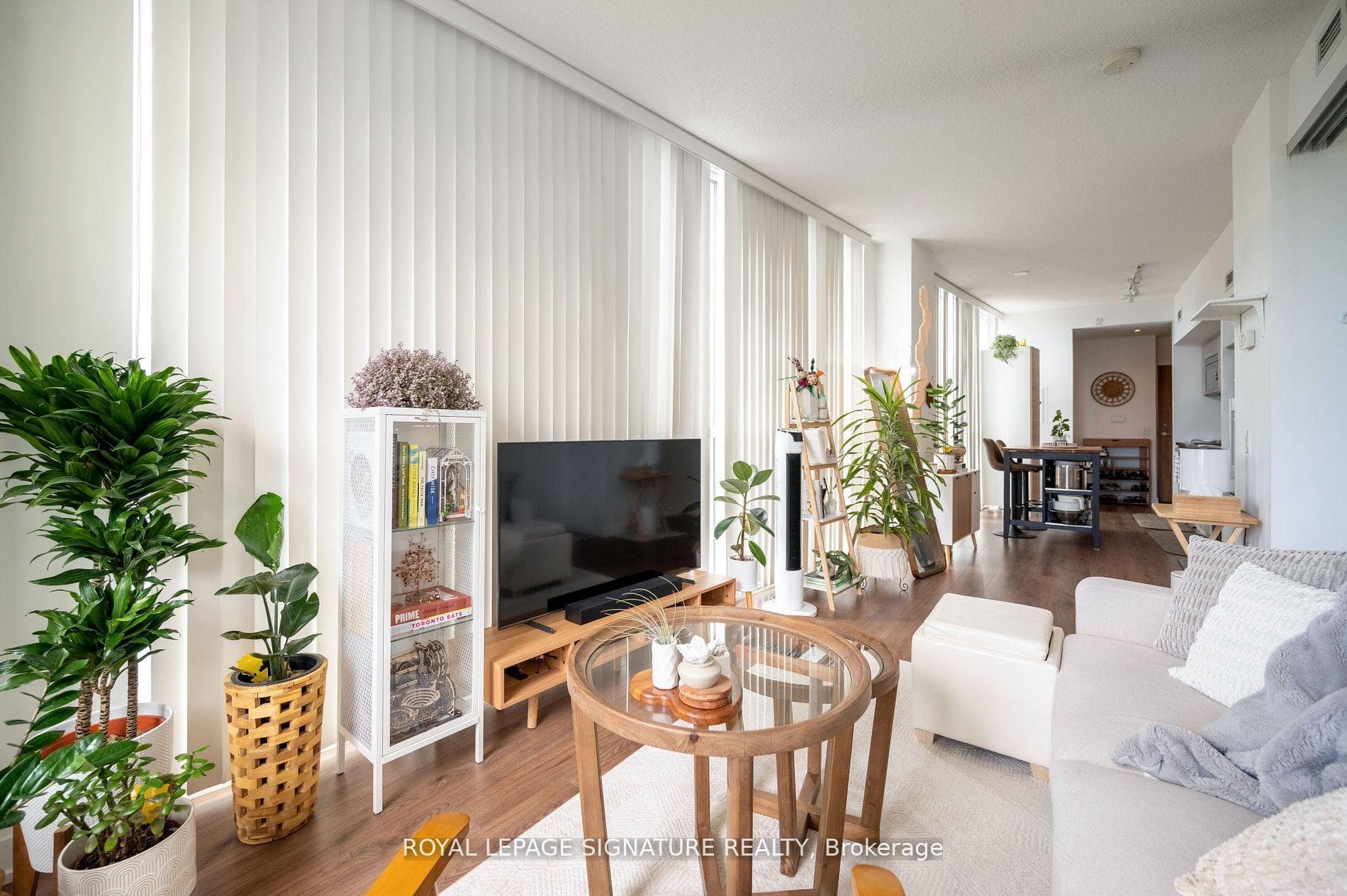 75 Queens Wharf Road Unit 607 photo 5