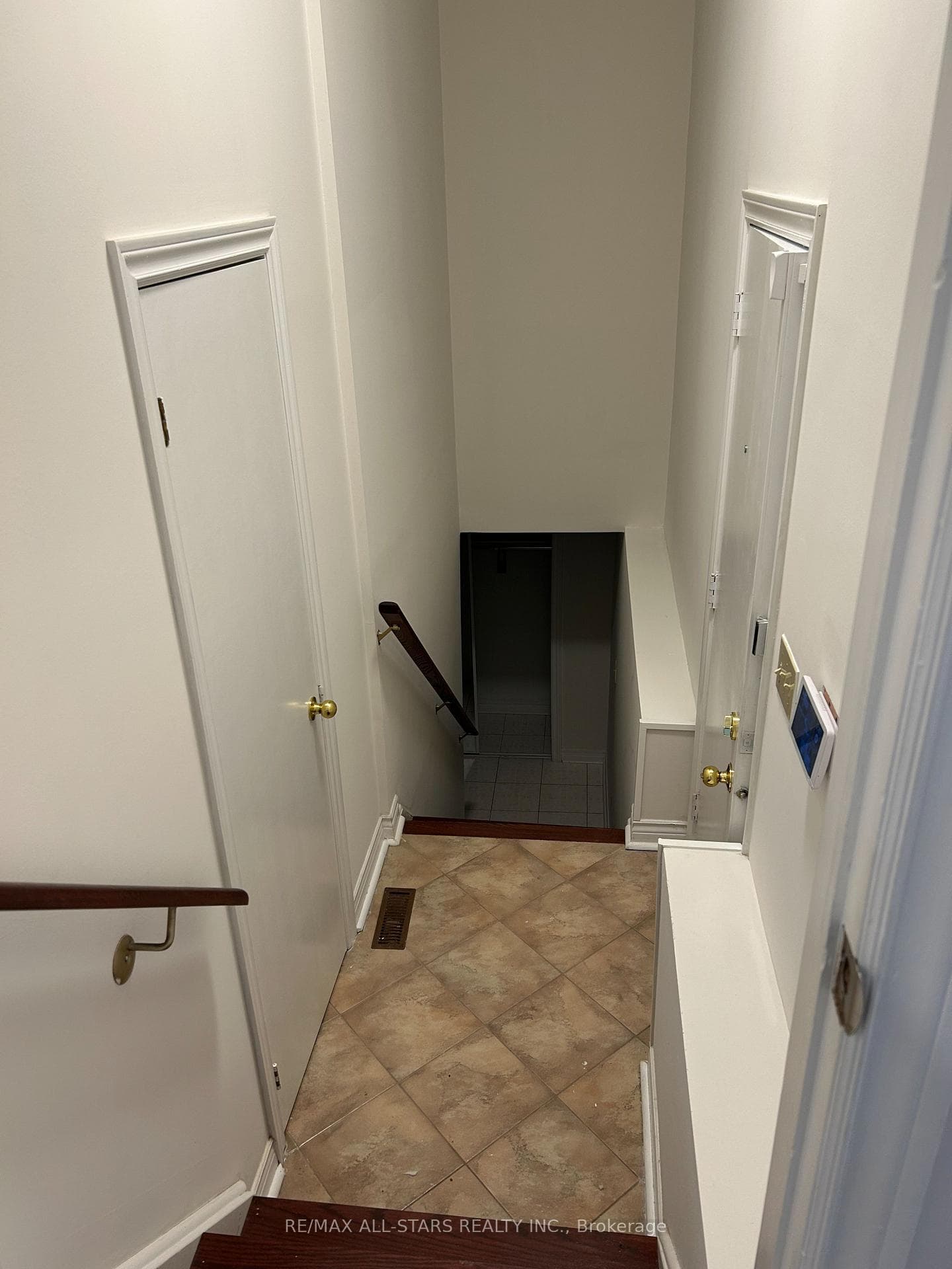 171 Shaftsbury Avenue photo 14
