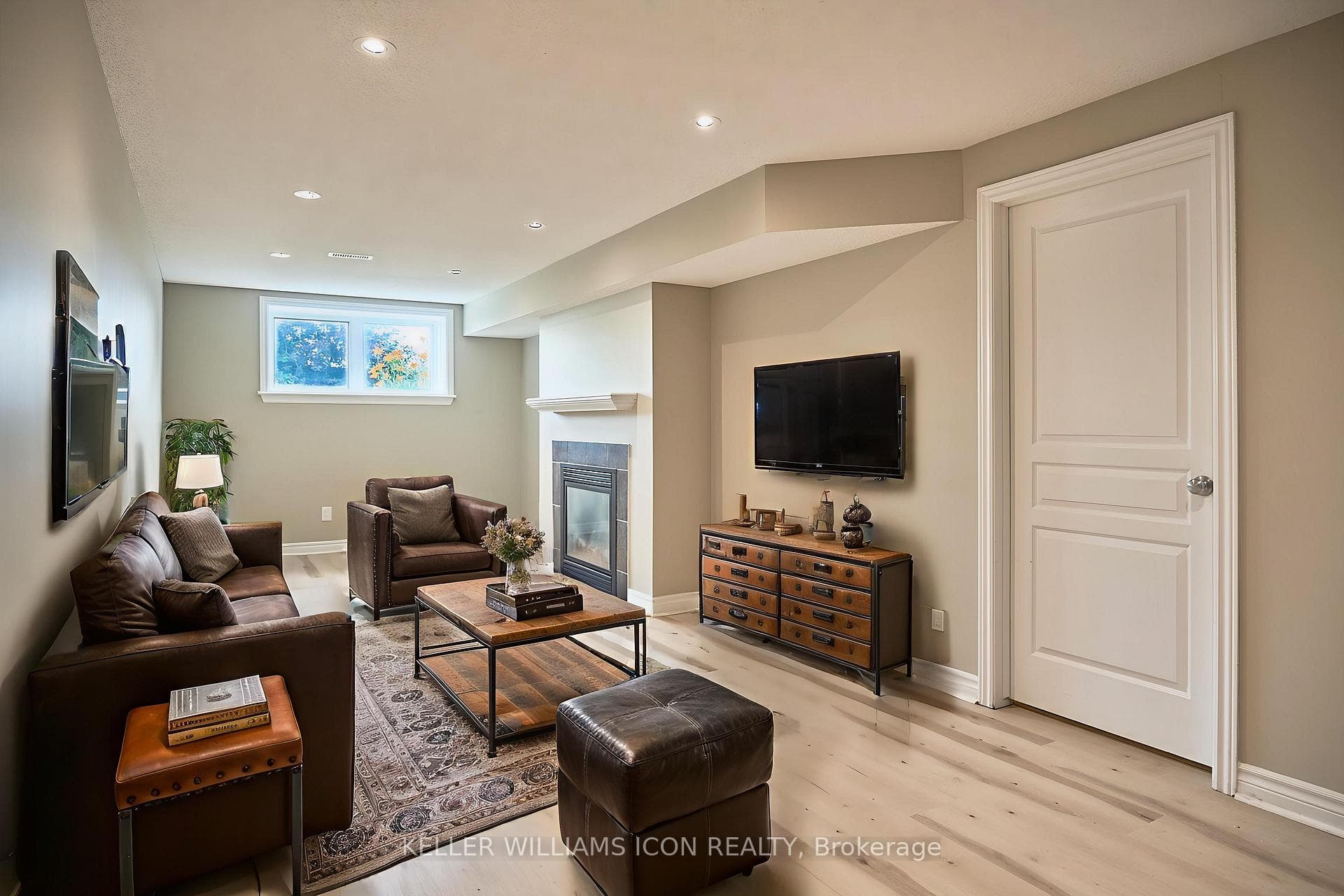571 Remnor Avenue photo 32