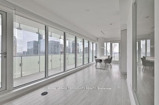 197 Yonge Street Unit 2709 photo 15