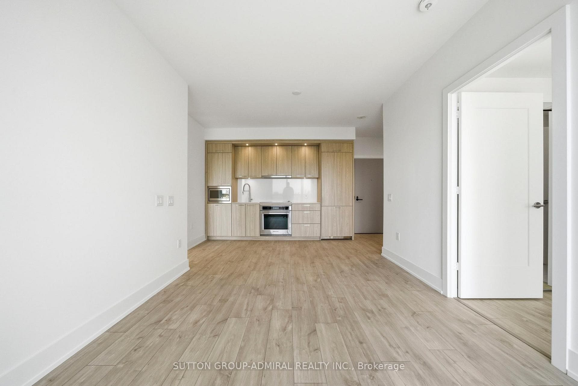 858 Dupont Street Unit 633 photo 11