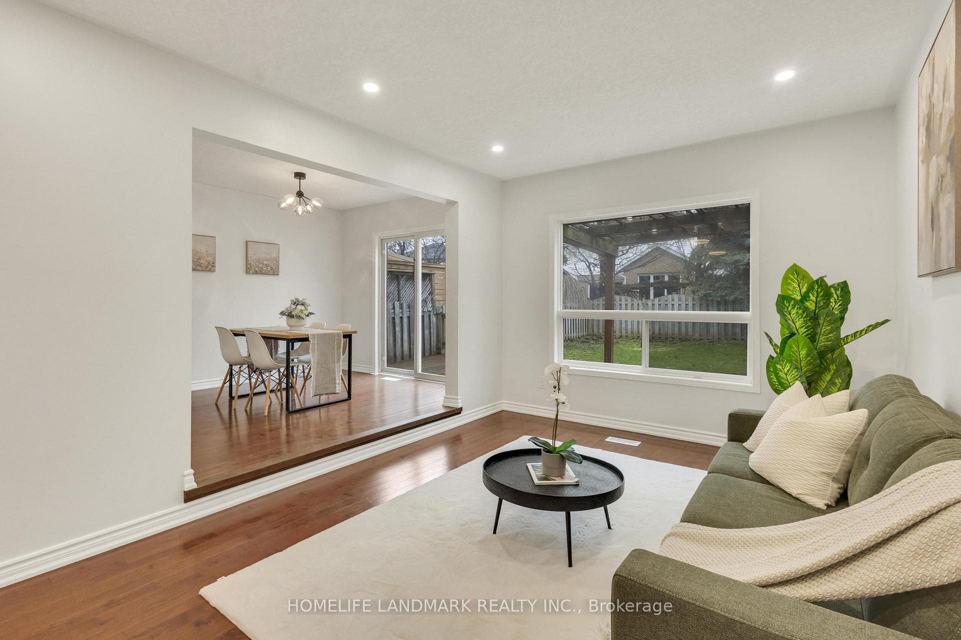 366 HAVENDALE Crescent photo 11