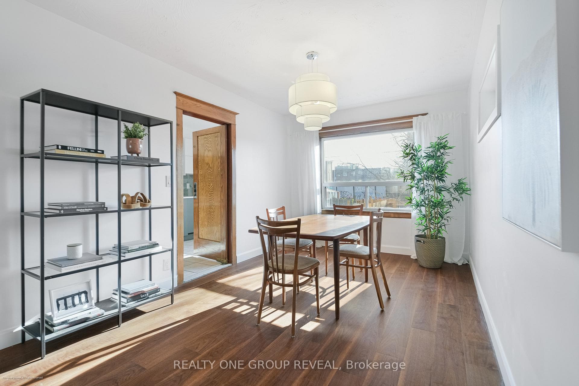 89 Strathmore Boulevard Unit Upper photo 5