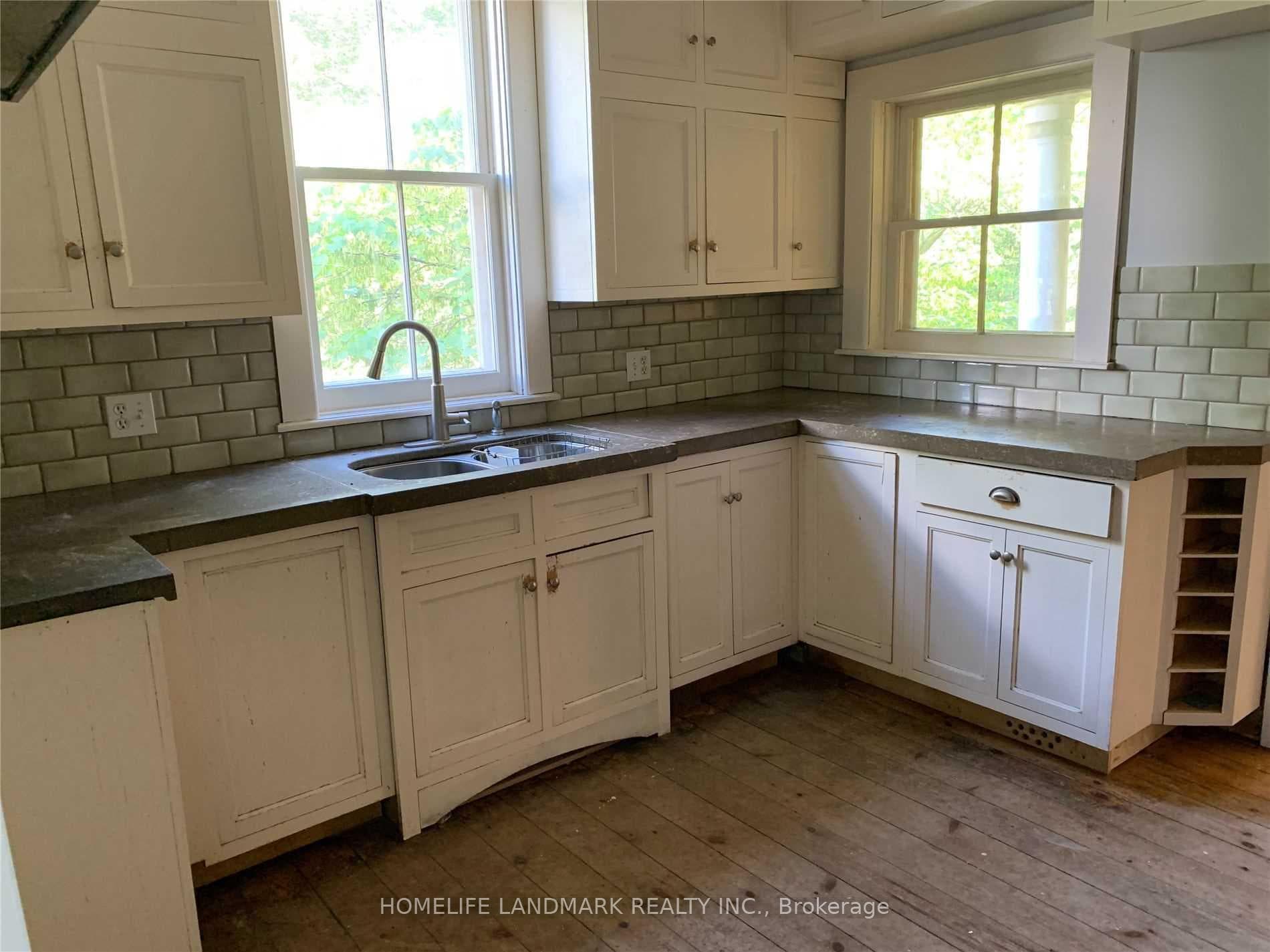 220 Gormley Road photo 4