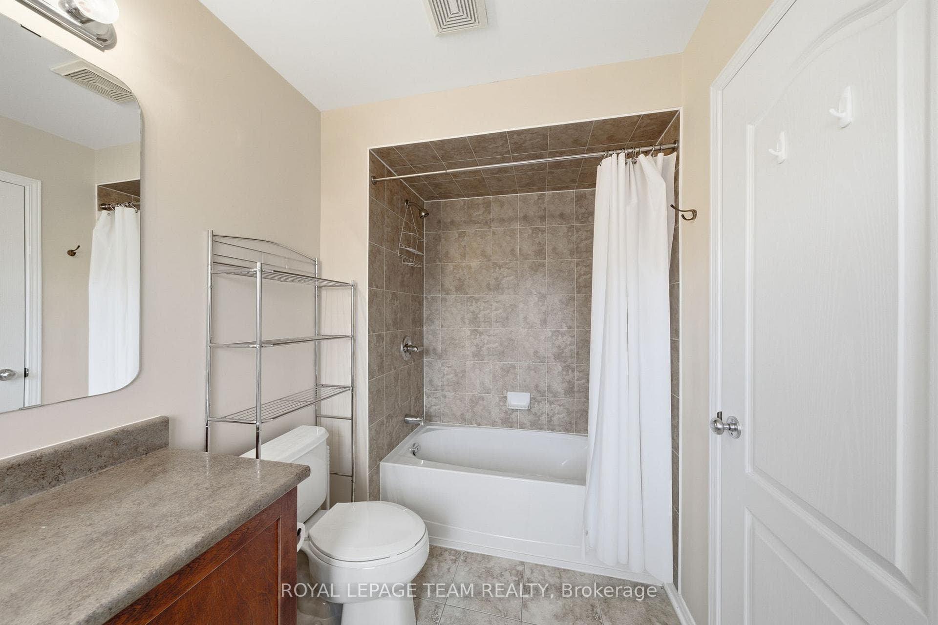 167 Hornchurch Lane photo 23